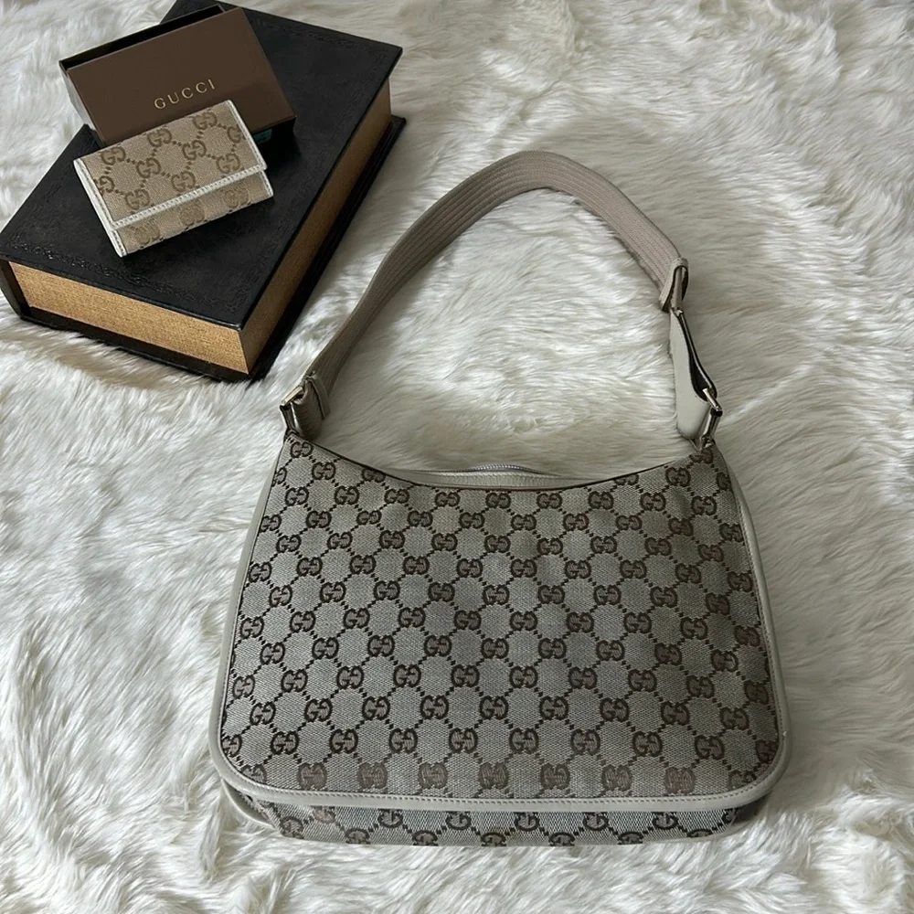 GUCCI Tan GG Canvas Shoulder Bag - Picture 10 of 12